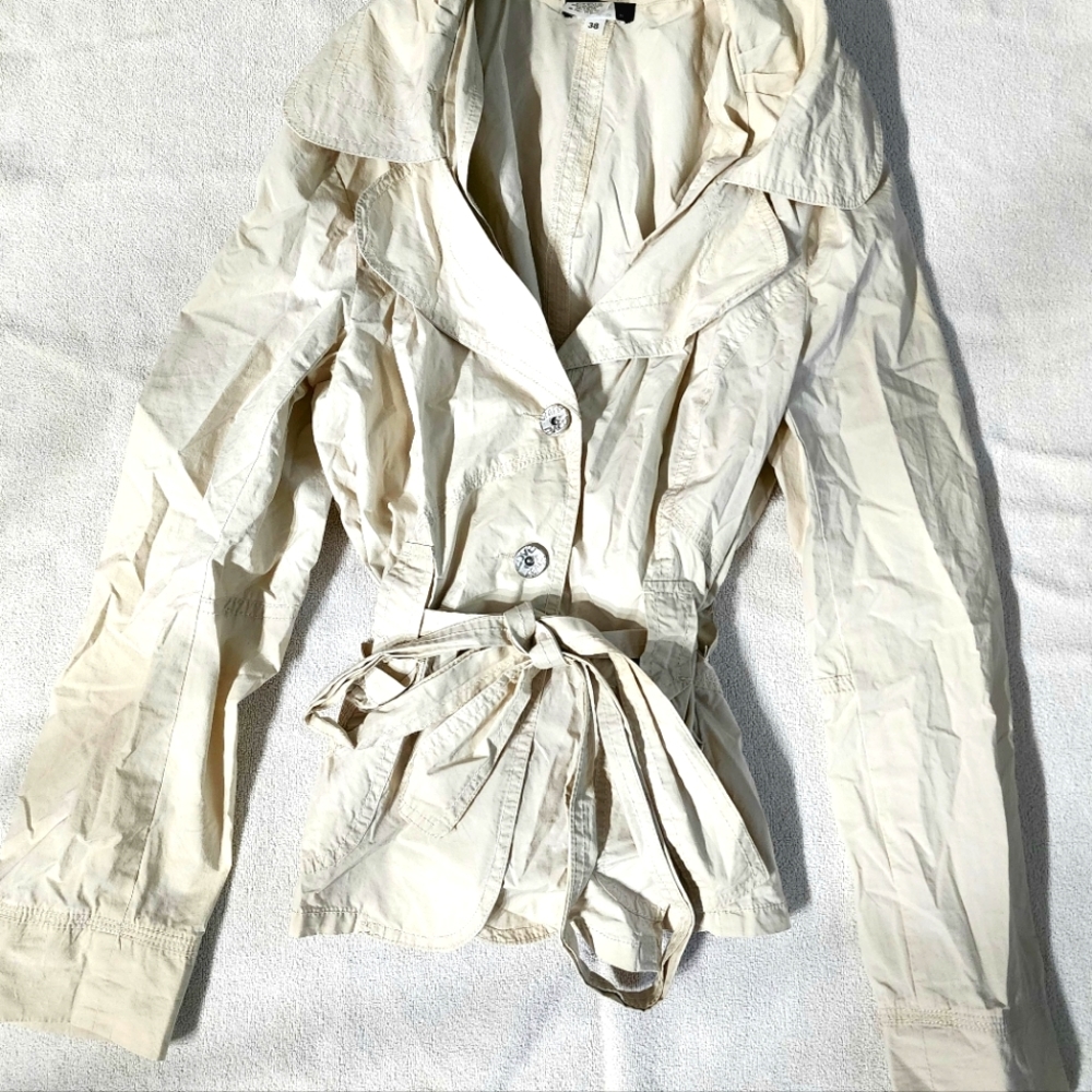 Vex Collection Cream Colored Jacket w/ Belt Size S